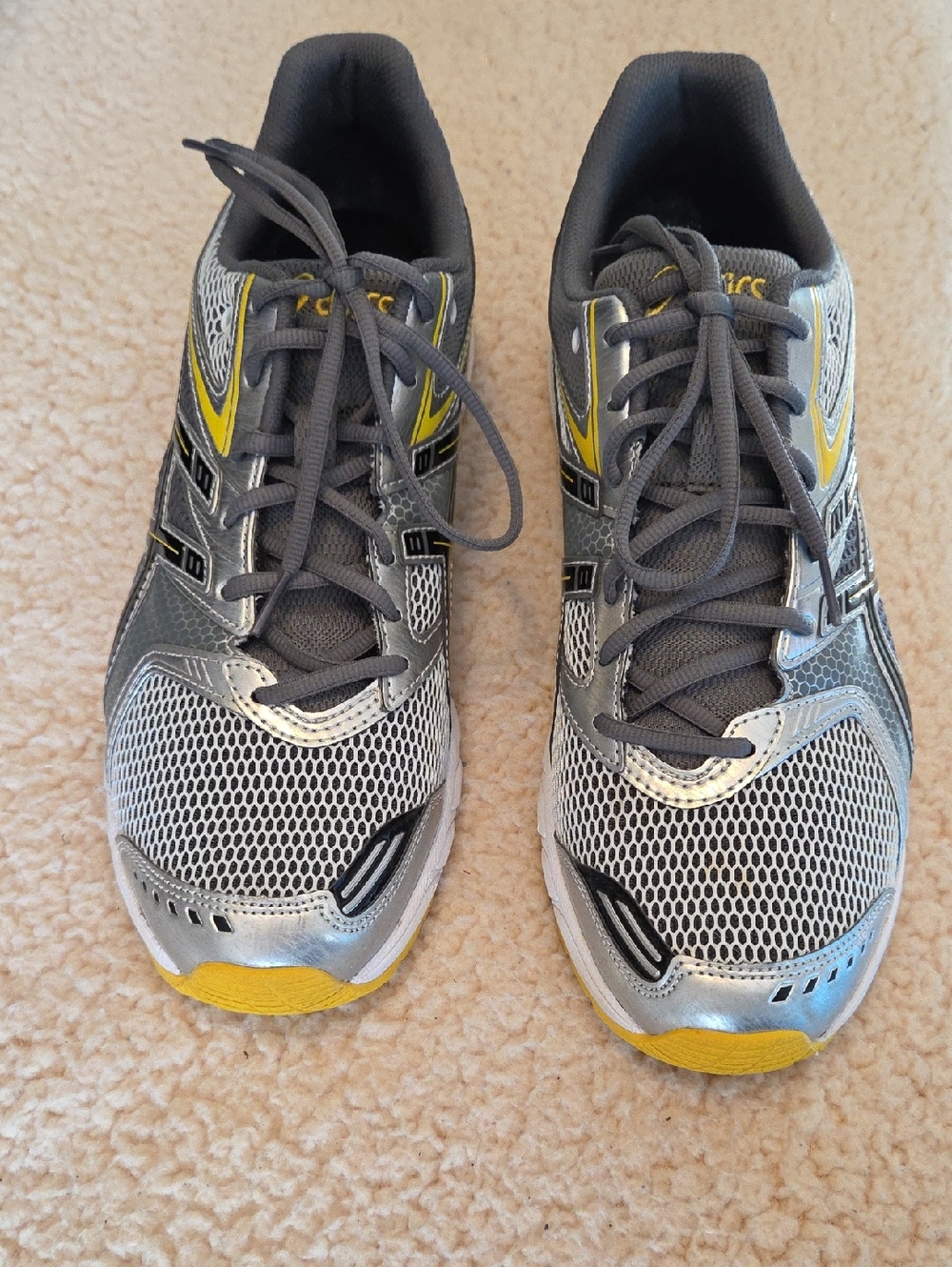 ASICS Gray and Yellow Men’s Athletic Running Shoes/Trainer Sz 12